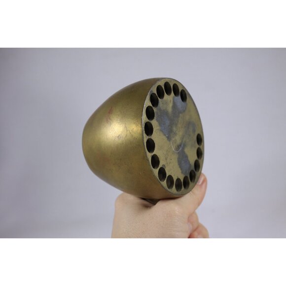 Vintage brass flower frog, decorative metal mystery item, antique telephone horn - Picture 8 of 10